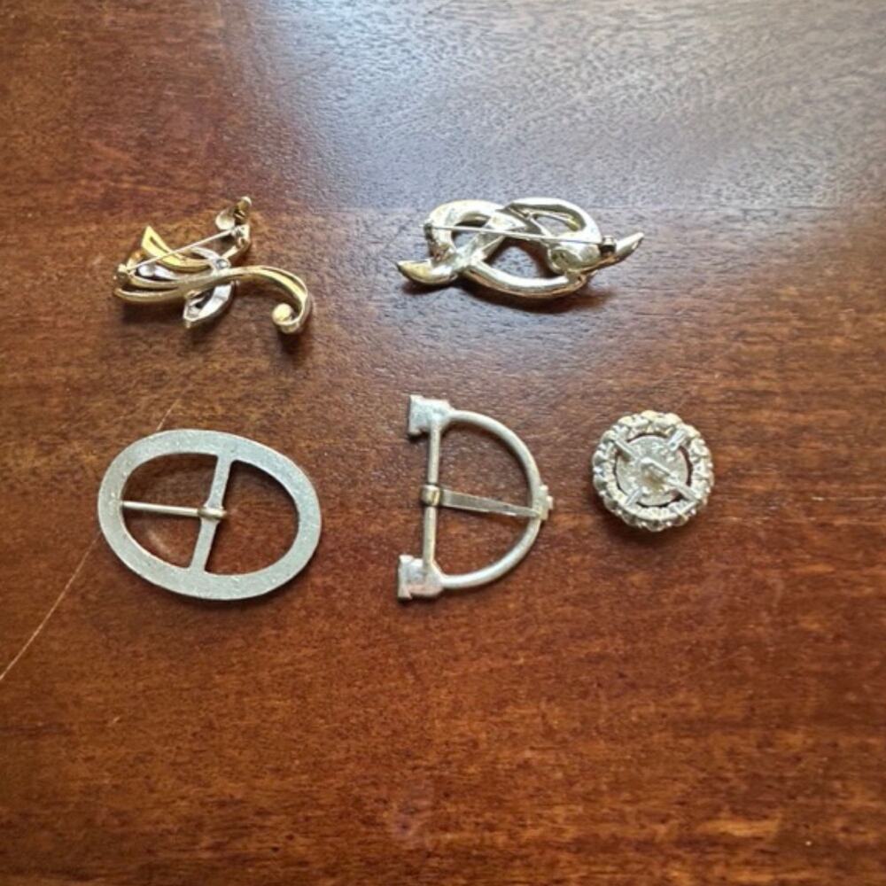 Vintage Rhinestone Brooch & Buckle Lot – 5 Pieces, Mixed Styles, 77g - Picture 2 of 4